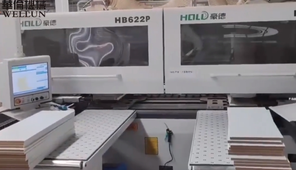 One of the operation procedures of the edge banding machine is the compaction of the wood surface