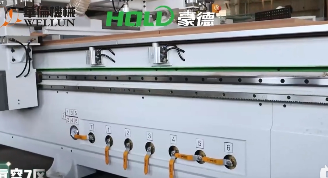 HE5LA CNC Machining Center (2